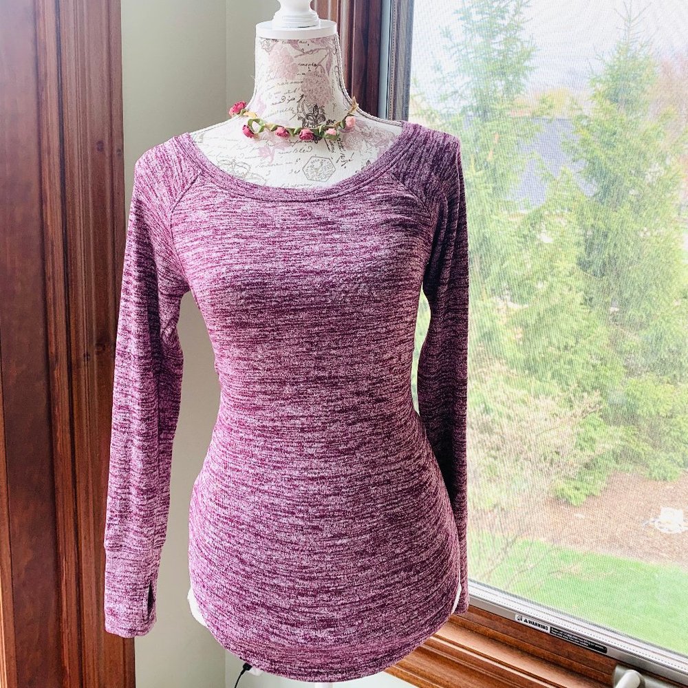 ATHLETA LONG MARLED SLEEVE TOP W/ THUMBHOLES